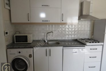 URLA MERKEZ GÜVENLİKLİ OTOPARKLI SİTEDE 1+1 EŞYALI KİRALIK DAİRE