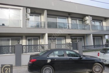 URLA MERKEZ GÜVENLİKLİ OTOPARKLI SİTEDE 1+1 EŞYALI KİRALIK DAİRE