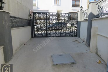 URLA MERKEZ GÜVENLİKLİ OTOPARKLI SİTEDE 1+1 EŞYALI KİRALIK DAİRE