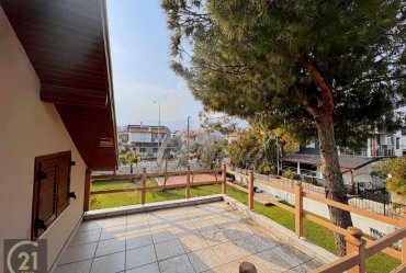 CADDE ÜZERİNDE, Mükemmel Konuma Sahip, 557 m2 içinde 