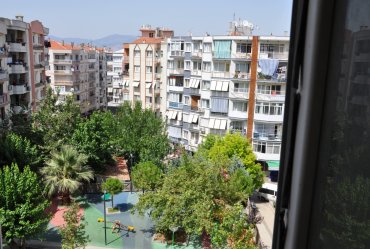 İzmir Yeşilyurt Ordu Caddesi Yanında Satılık 3+1 Natamam Daire